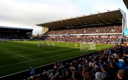 这使他很早 这使他很早